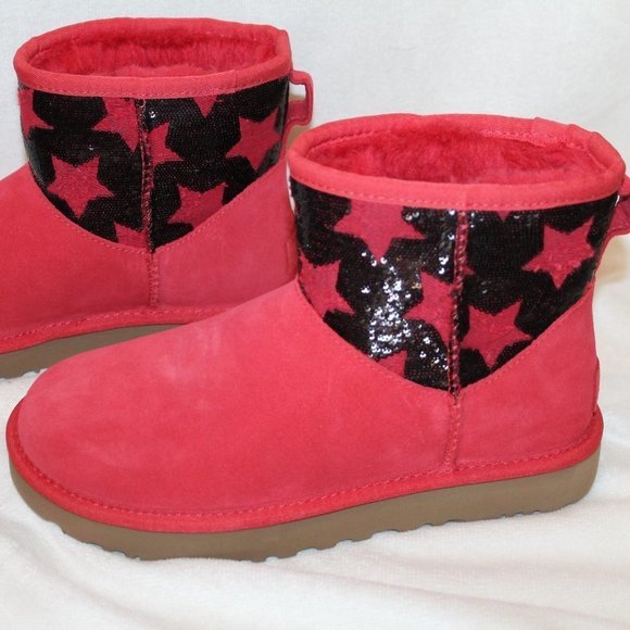 NIB‎ UGG WOMEN'S CLASSIC MINI SEQUIN STARS SUEDE SHEARLING BOOTS RED BLACK - Picture 2 of 7